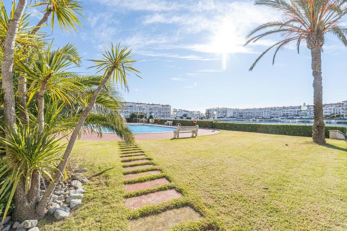 1005 Apartamento Con Vistas Al Lago San Maurici By Homeselectspain Емпуріабрава Екстер'єр фото