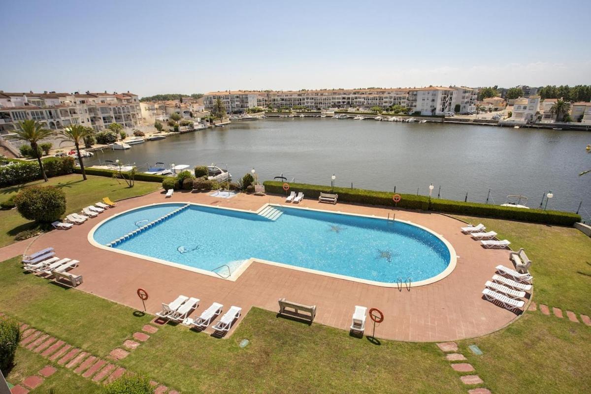 1005 Apartamento Con Vistas Al Lago San Maurici By Homeselectspain Емпуріабрава Екстер'єр фото