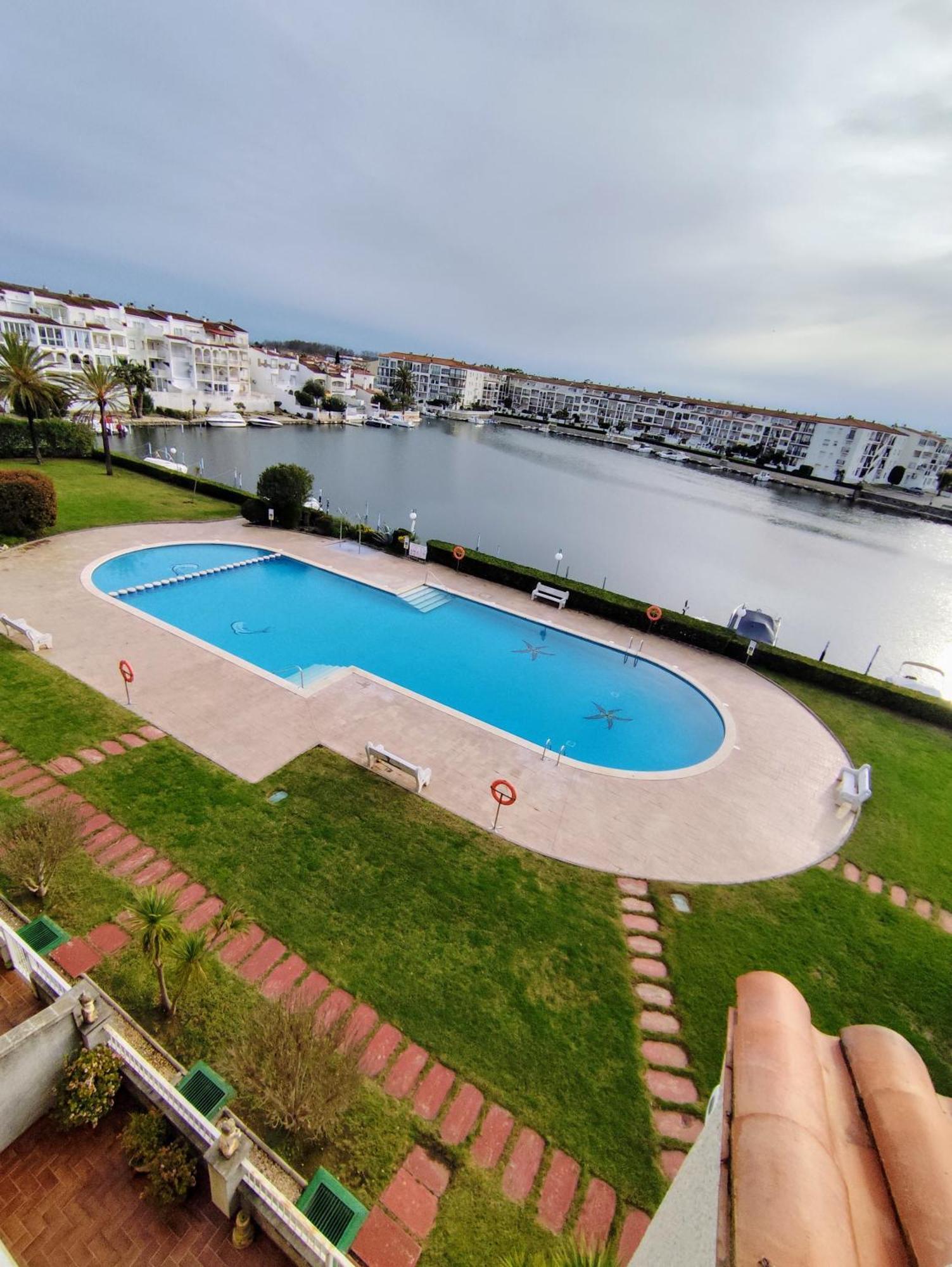 1005 Apartamento Con Vistas Al Lago San Maurici By Homeselectspain Емпуріабрава Екстер'єр фото